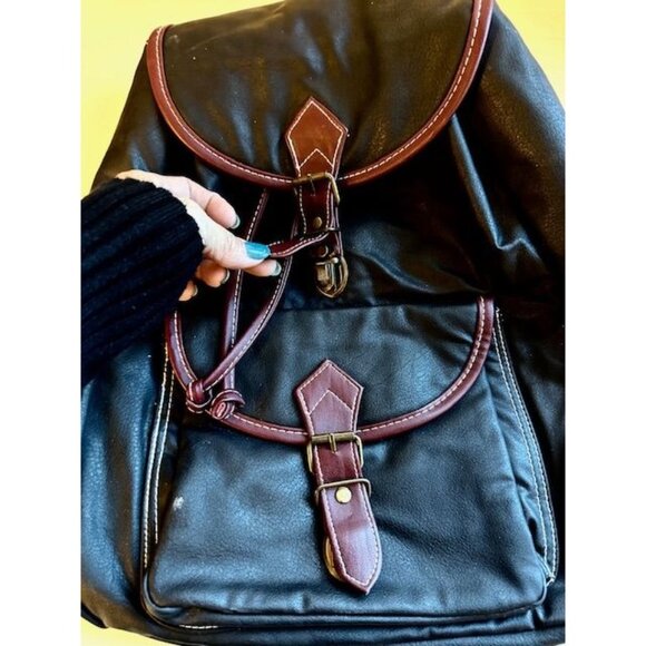 Black & Burgundy Faux Leather Streetwear Backpack Adjustable Straps & Buckle M - Picture 5 of 6
